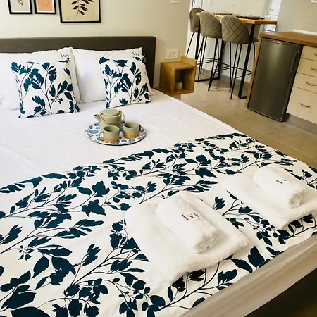 Ivy, 4 Minutes From The Sea La Canea