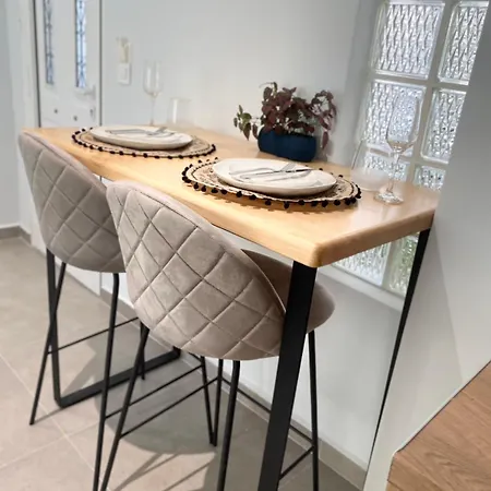 Ivy, 4 Minutes From The Sea Apartment