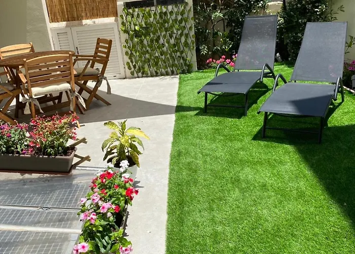 Ivy, 4 Minutes From The Sea 아파트 *