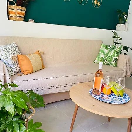 Apartment Ivy, 4 Minutes From The Sea