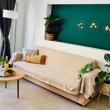 Apartment Ivy, 4 Minutes From The Sea *