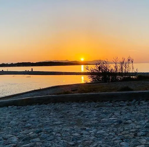 Ivy, 4 Minutes From The Sea *