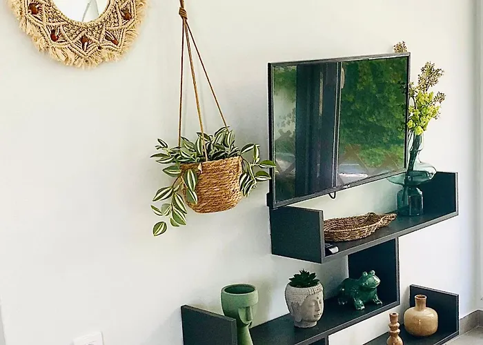 Ivy, 4 Minutes From The Sea *